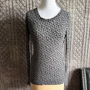 DKNY Black and Gray Patterned Long Sleeve Top 85Silk 15 Cashmere
